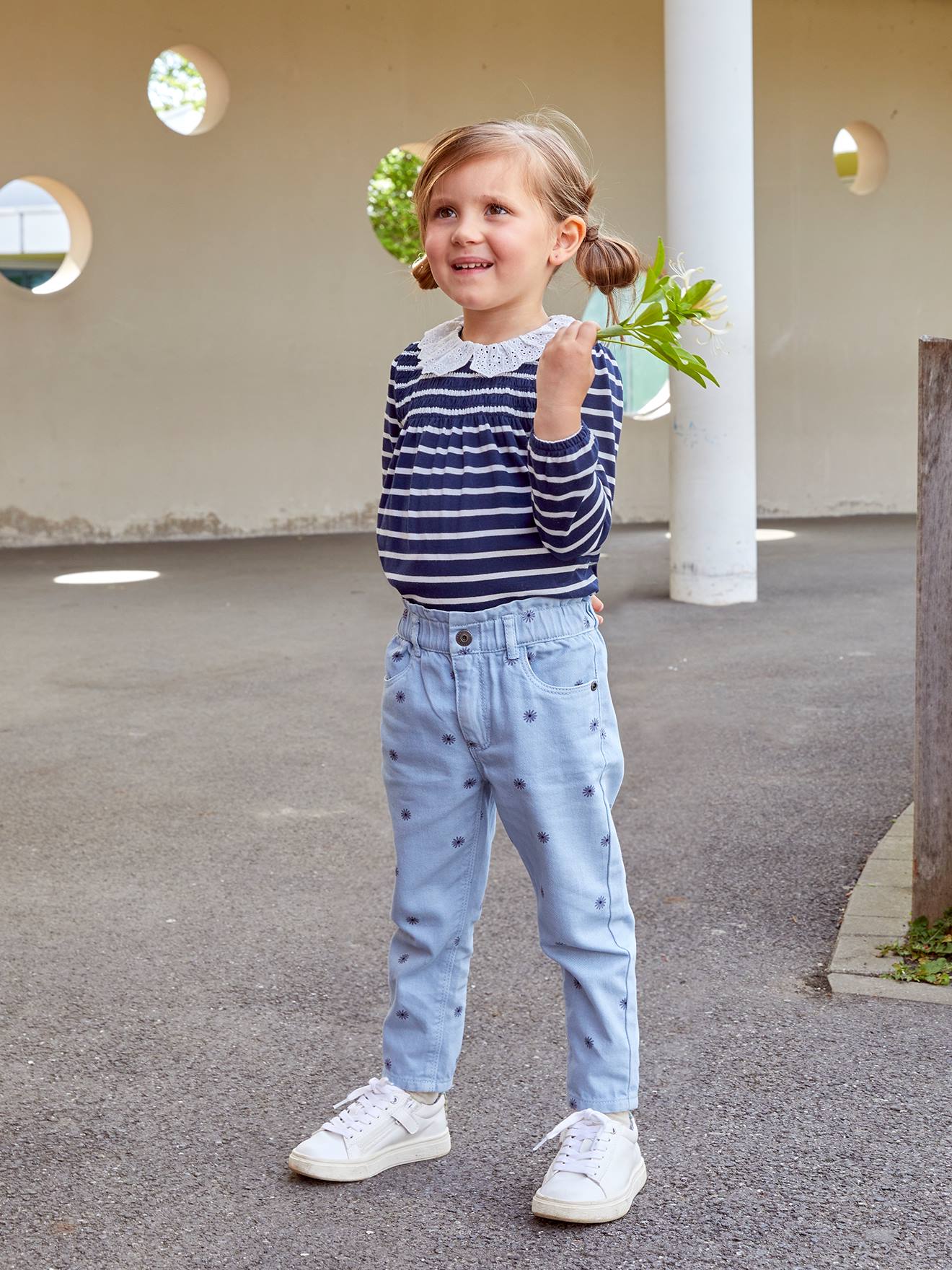 https://kids-avenue.com.ua/pages/gallery/6232/pantalon-style-paperbag-imprime-fleurs-fille (5).jpg